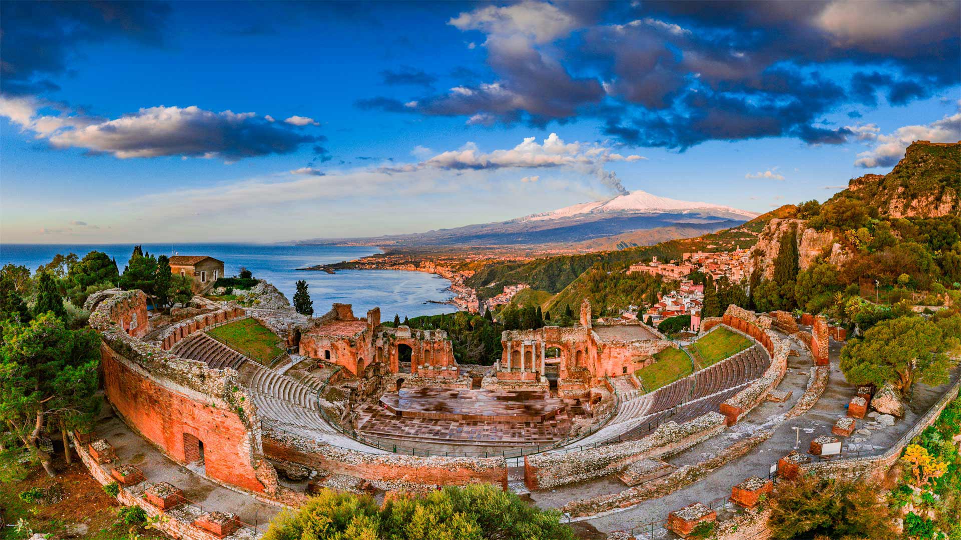 陶尔米纳古剧院，意大利西西里岛 (© Antonino Bartuccio/eStock Photo)