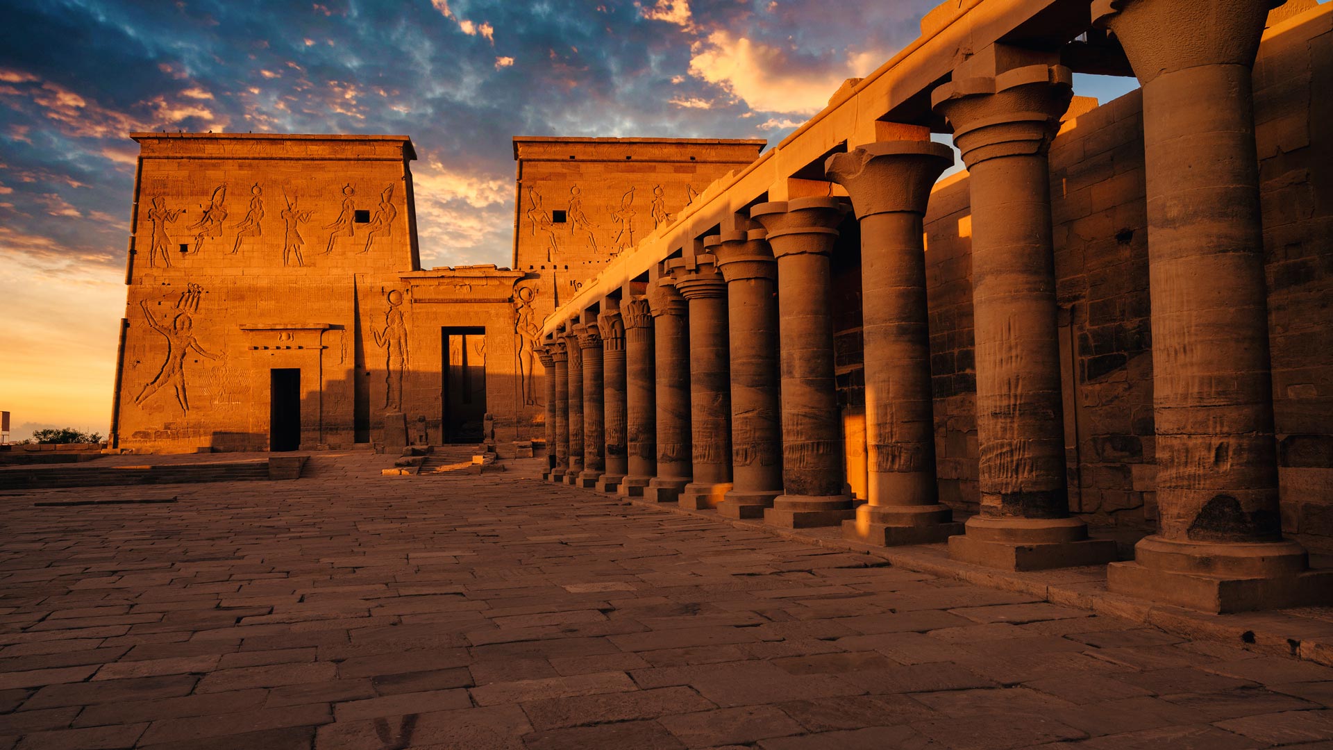 菲莱神庙 (aka Temple of Isis), 阿斯旺, 埃及 (© Ratnakorn Piyasirisorost/Getty Images)